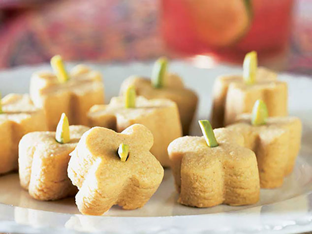 طرز تهیه شیرینی نخودچی مخصوص عید نوروز