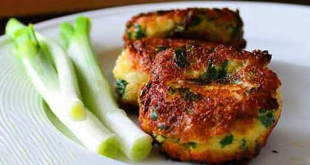 کتلت ذرت با گشنیز و پیازچه