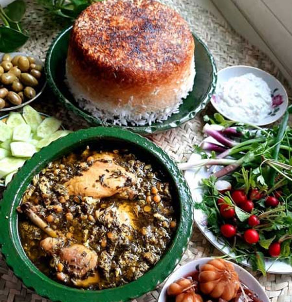 طرز تهیه سیر قلیه؛ خورش گیلانی