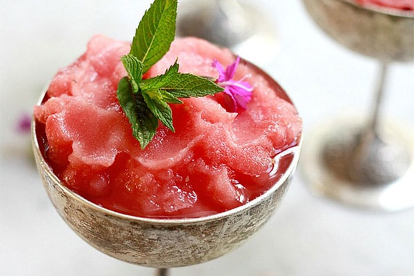 یخ در بهشت هندوانه، نوشیدنی خنک بهشتی!