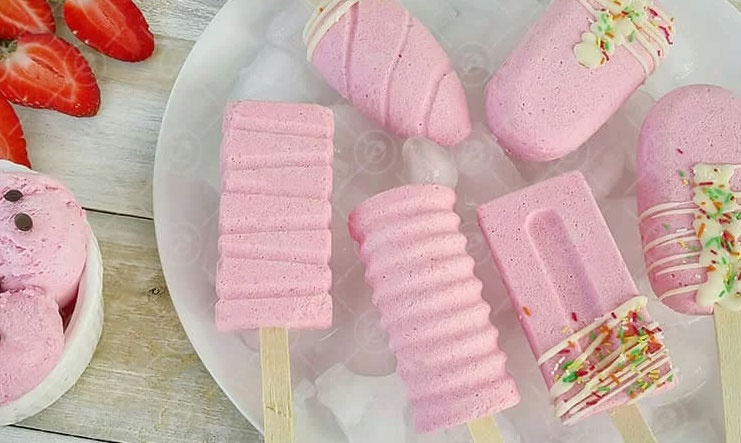 بستنی توت فرنگی ژله‌ای