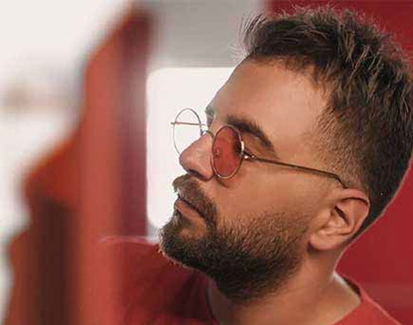 هیس از آصف آریا