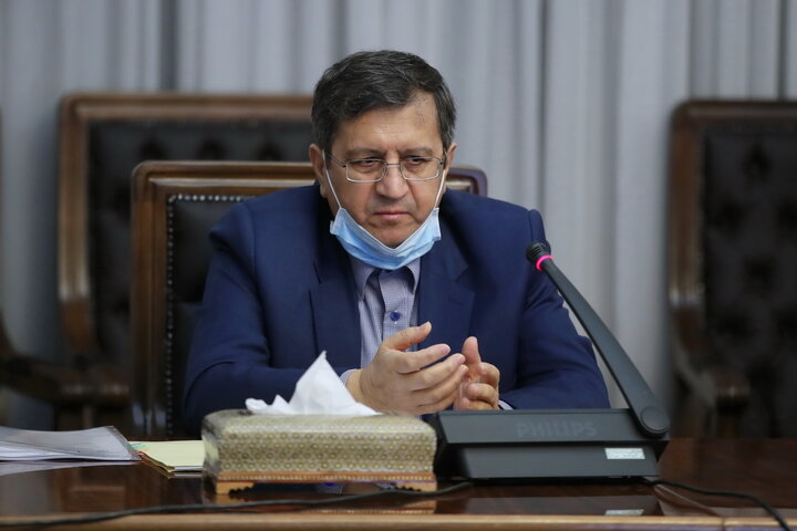 همتی: نوسان‌های اخیر بازار ارز شوک‌های گذرا است