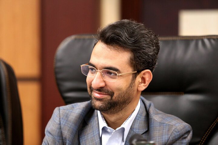 وزیر ارتباطات:نسل پنجم اینترنت شهریورماه عرضه می‌شود