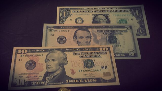 عقب‌گرد دلار