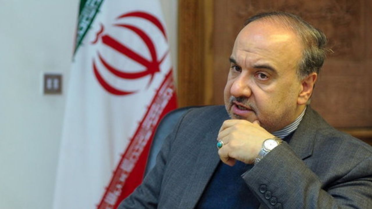 وزیر ورزش: تمام سهام استقلال و پرسپولیس به مردم می‌رسد