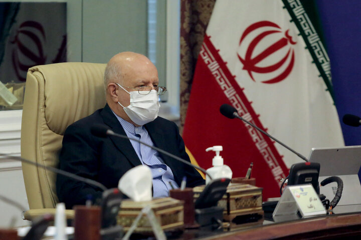 زنگنه: ۷۰ درصد از تجهیزات نفتی از داخل تامین می‌شود