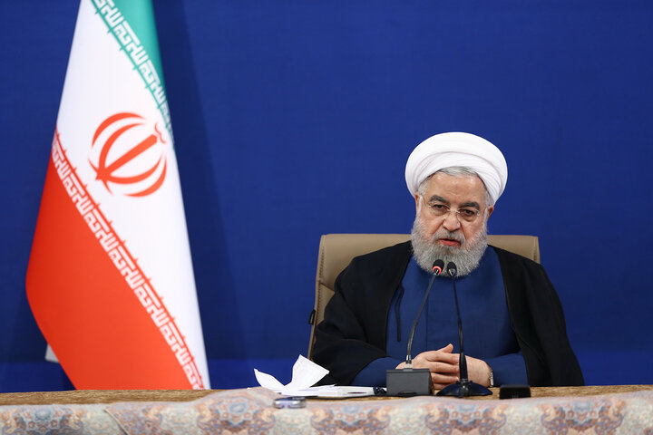 کسی که به کار دولت ایراد می‌گیرد، بیاید و لطفاً بگوید راهکارش چیست؟