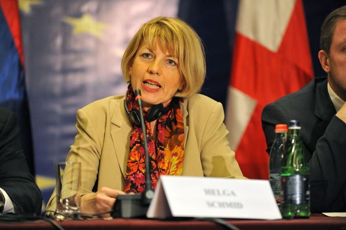 اشمید، اتحاد اعضای برجام برای حفظ این توافق را مهم ارزیابی کرد