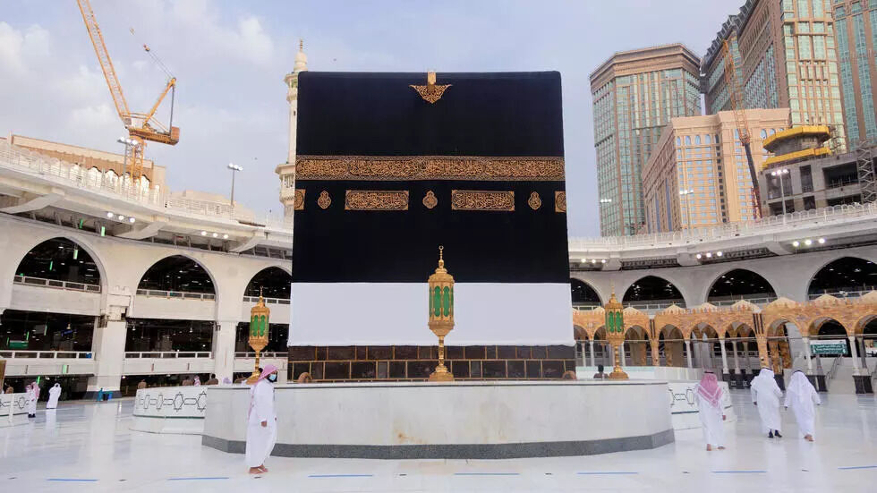 عربستان برگزاری عمره را از سر می‌گیرد