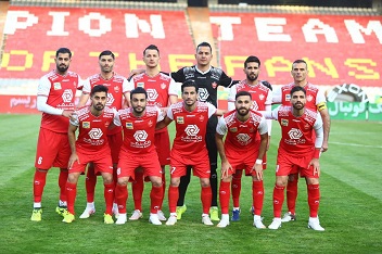 استقبال هواداران پرسپولیس از صدور کارت هواداری بانک گردشگری