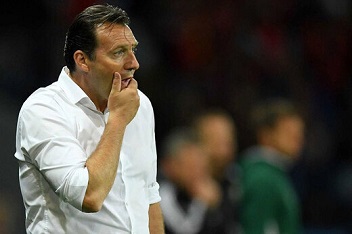 شوک به ویلموتس؛ تحریم های بانکی علیه ایران یقه سرمربی سابق ایران را گرفت