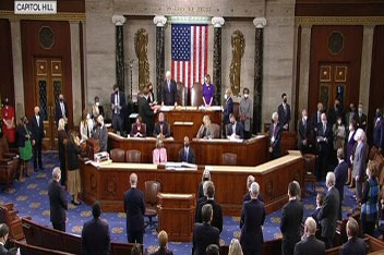 قطعنامه برکناری ترامپ تصویب شد