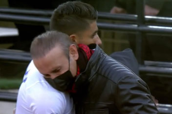 اشک های گل محمدی در حاشیه بازی با ماشین سازی