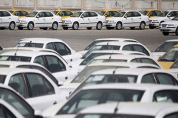 تقاضای کاذب در بازار خودرو فروکش کرده و تا پایان سال 99 قیمت ها کاهش پیدا می کند