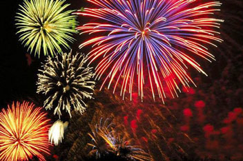 نور باران آسمان ایران در شب ۲۲ بهمن