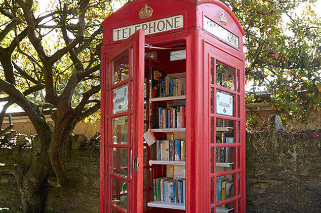 کیوسک های تلفن قرمز رنگ انگلیسی