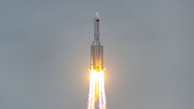 خطری بیخ گوش زمین / موشکی در حال سقوط که محل فرود آن مشخص نیست