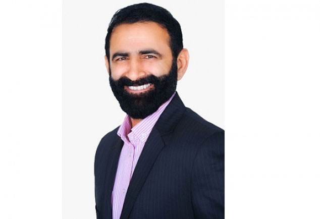 بنده برای مادیات پا به این عرصه نگذاشته ام و تمام دغدغه ام مشکلات مردم عزیزم بوده و هست