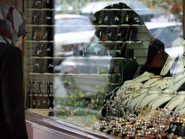 سایه افزایش قیمت انس جهانی بر بازار طلا