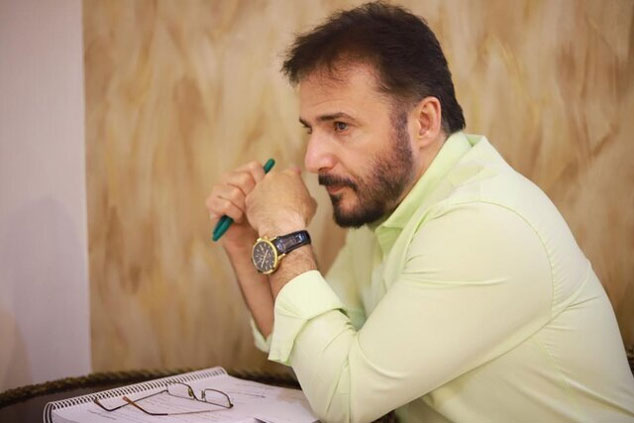 سید جواد هاشمی:‌ از این پس با لباس به استخر می‌روم!