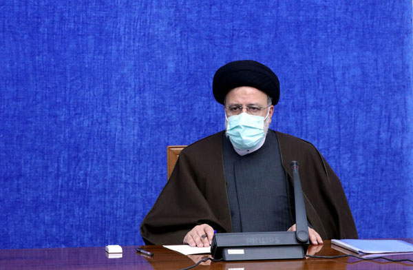 تمام دستگاه‌ها به کاهش روند رشد نقدینگی متعهد باشند