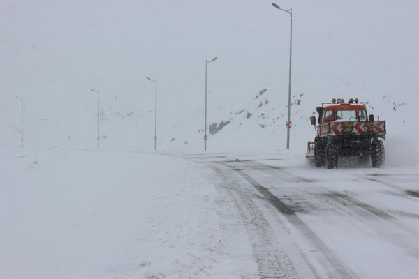 بارش برف و باران شدید همراه با کاهش دما تا روز سه‌شنبه