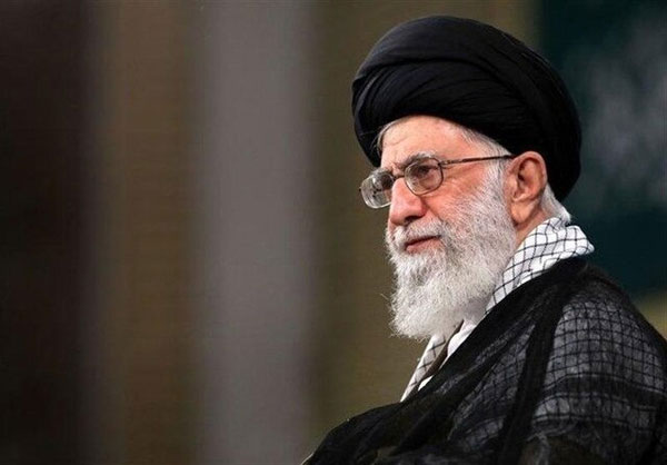 تقدیم نشان عالی صلح به محضر مبارک مقام معظم رهبری حضرت آیت الله خامنه ای