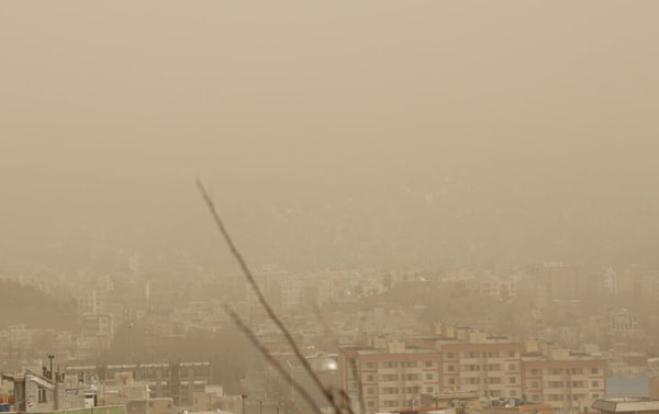 ادامه وزش باد شدید و خیزش گرد و خاک در اغلب نقاط کشور