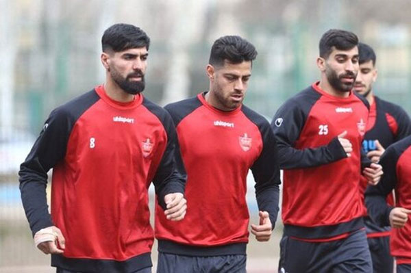 مدافع تیم ملی، اولین خرید پرسپولیس
