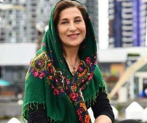 انتقاد فاطمه معتمدآریا از برخورد توهین آمیز مسئولان مالیاتی با هنرمندان