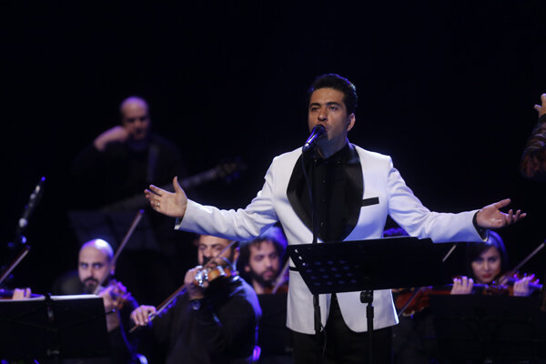 معتمدی در پایتخت خاطره‌بازی می‌کند/ کنایه‌هایی از جنس بیلبورد!