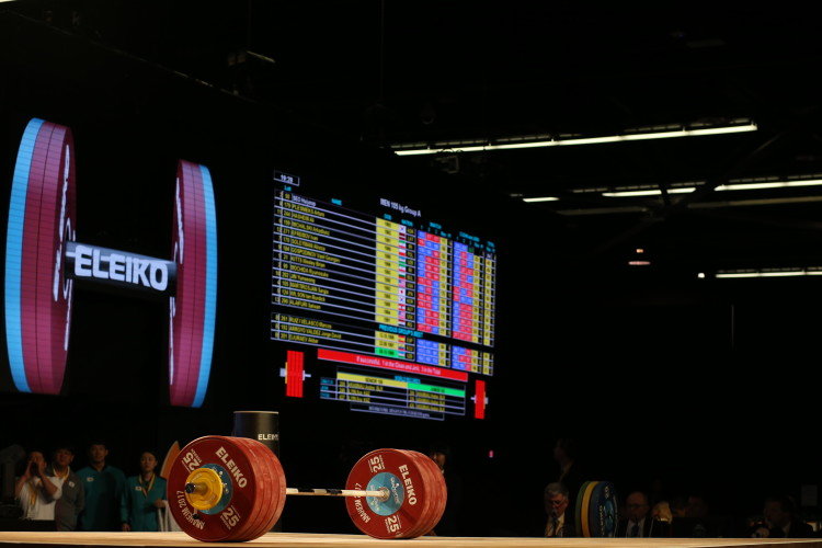 فرصت طلایی وزنه برداری ایران برای کسب کرسی جهانی / تکروی ممنوع!