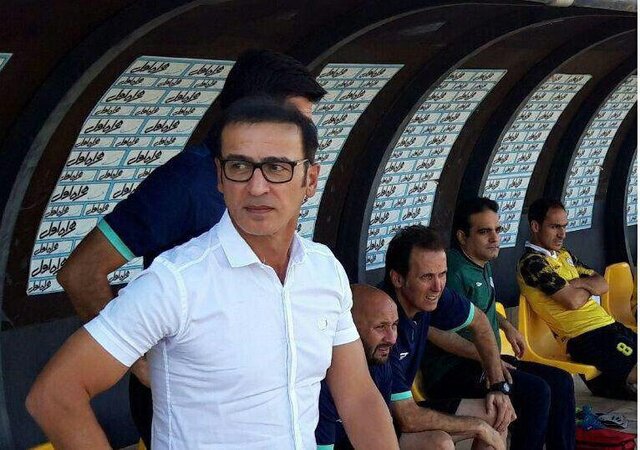 محسن عاشوری سرمربی خوشه‌طلایی شد