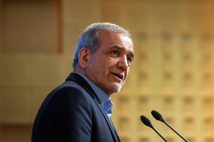 پزشکیان: مردم را باید از برنامه‌های اقتصادی آگاه کنیم