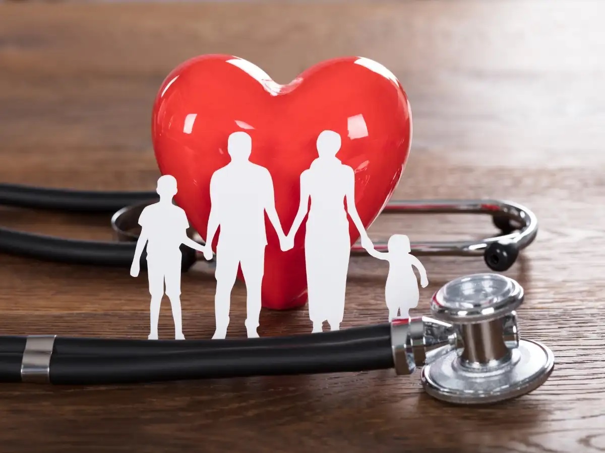 بیمه تکمیلی درمان دی یا سامان؟ مقایسه پوشش‌ها و قیمت‌