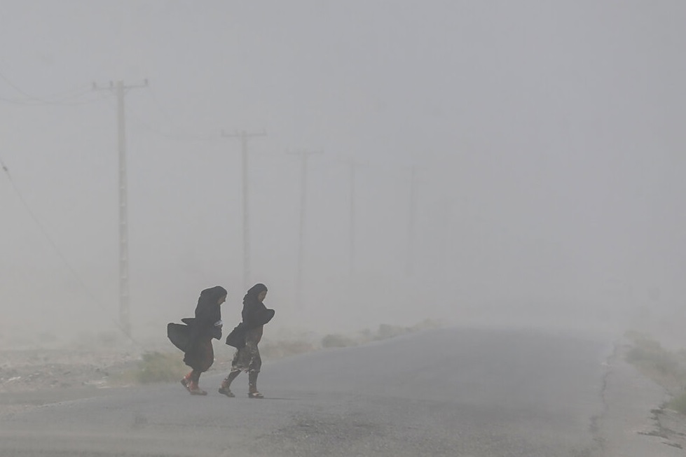 وزش باد و گردوخاک در شرق و مرکز کشور طی امروز و فردا / رگبار باران در ۱۲ استان