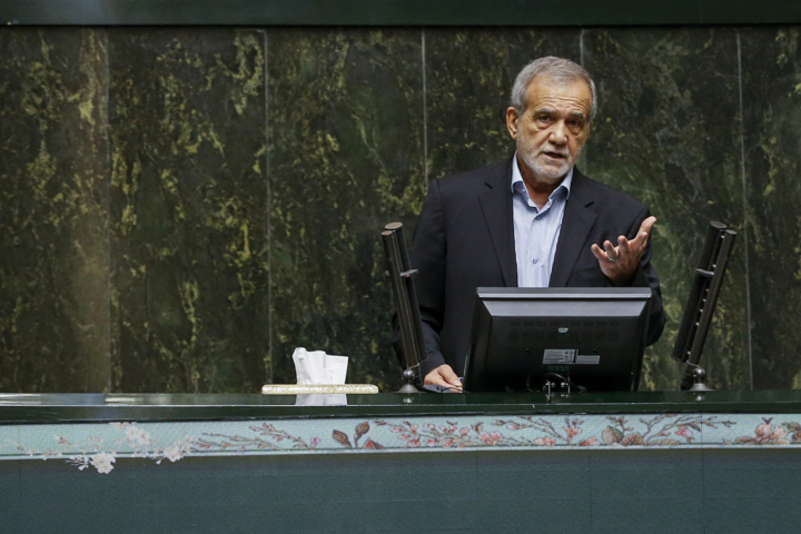 با مشورت مجلس و کارشناسان در جهت اجرای قانون تلاش می‌کنیم؛ تاکید بر وحدت و انسجام