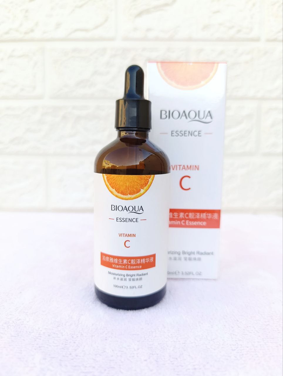 چرا سرم ویتامین C بیوآکوا ، راز روشن تر شدن پوست شماست؟