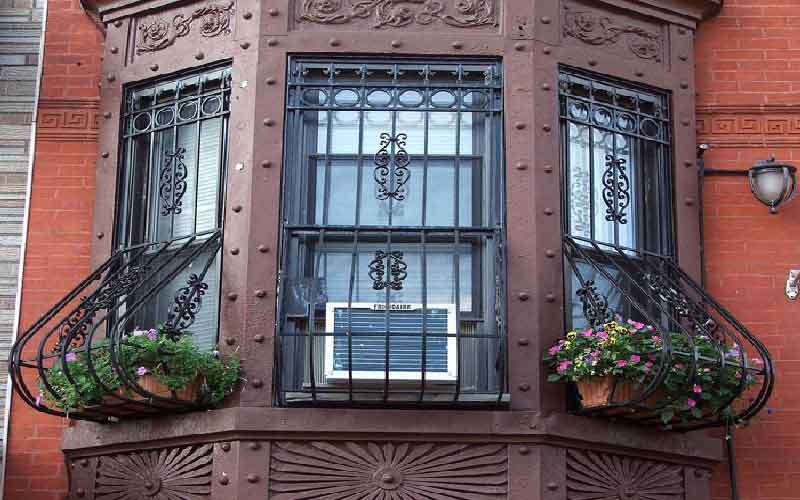 حفاظ پنجره با جاگلدانی