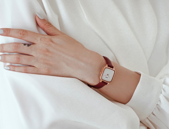 نقش بسیار مهم ساعت زنانه در تیپ و استایل