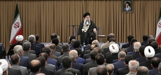 رهبر انقلاب: موفقیت رئیس جمهور موفقیت همه ما است