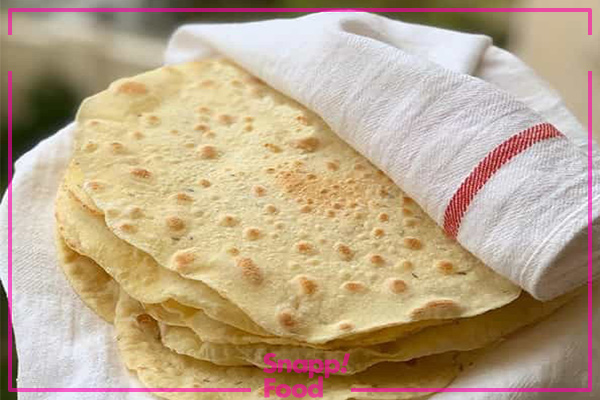 نون لواش خانگی با طعم بی نظیر بیرون