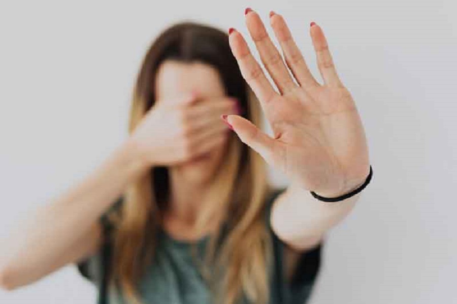 هیپنوتیزم چیست؟ باورهای غلط، کاربردها و خطرات