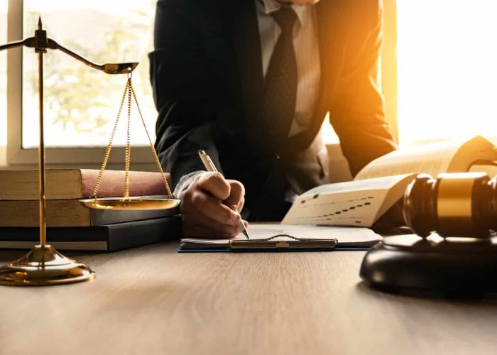 معرفی 6 مؤسسه حقوقی در غرب تهران