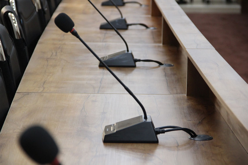 نقش سیستم‌های کنفرانس در شکل‌دهی به ارتباطات حرفه‌ای سازمانی