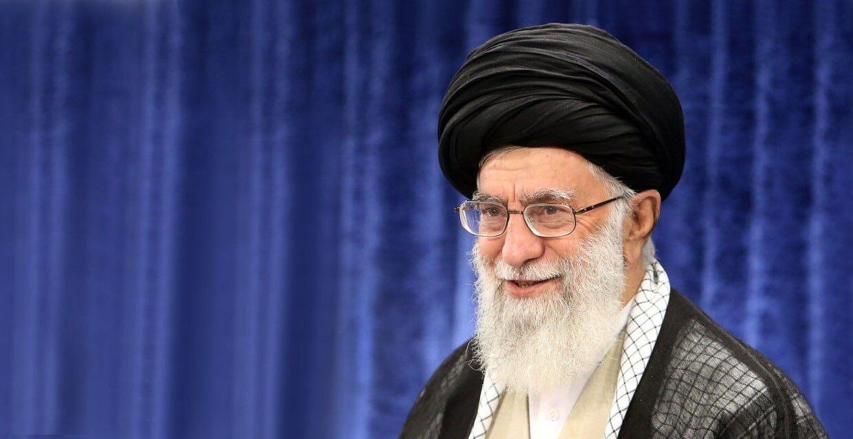 موافقت رهبر انقلاب با عفو یا تخفیف و تبدیل مجازات جمعی از محکومان دادگاه‌ها